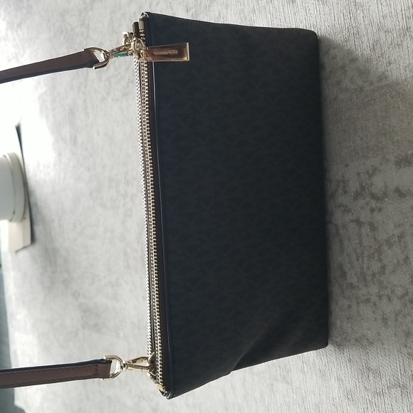 Michael Kors cross bag purse - Picture 3 of 5